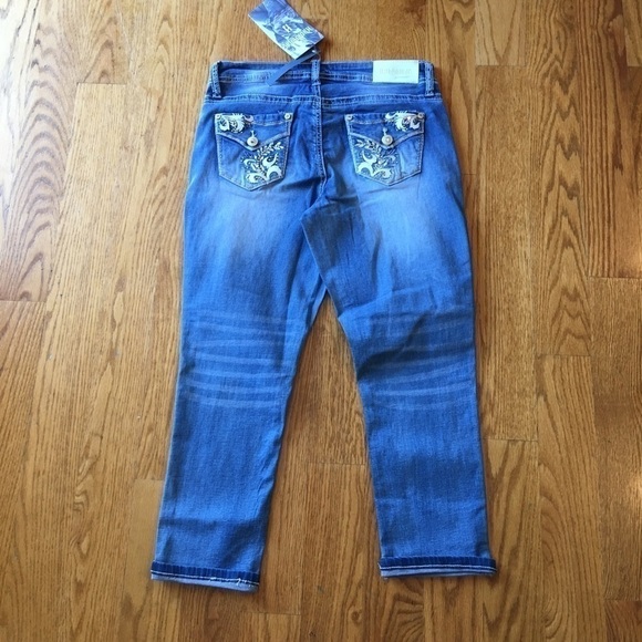 NWT Hydraulic “nolita” midrise curvy Capri - Picture 2 of 8